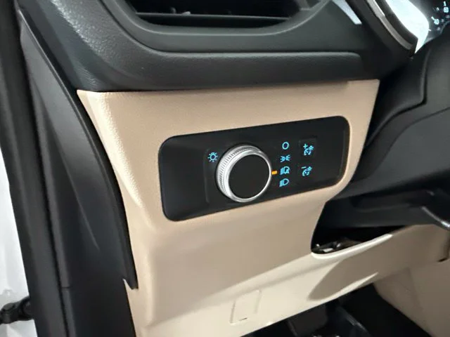 Used 2021 White Ford SE image 18