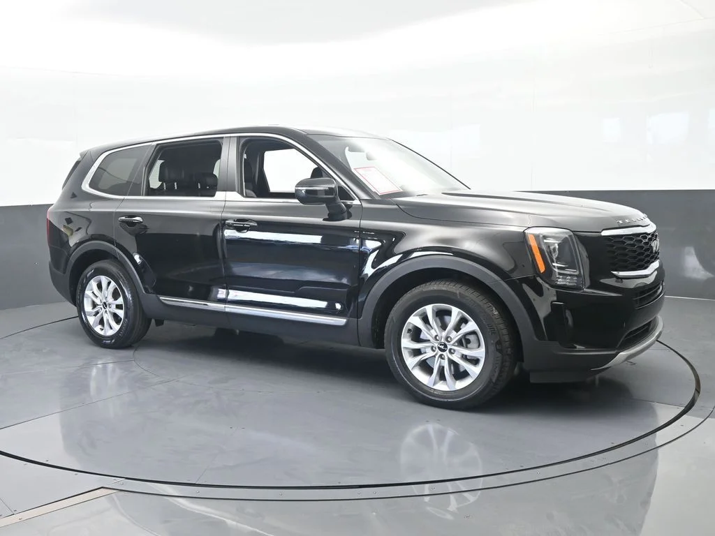 Used 2022 Ebony Black Kia LX image 8