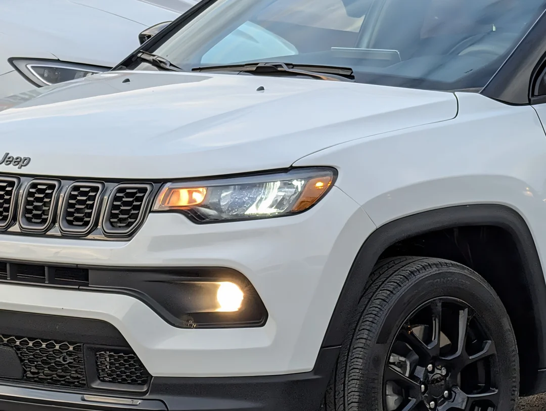 Used 2024 White Jeep Altitude - - 4x4 - Heated Seats - Remote Start - Heated Wheel & More! image 10