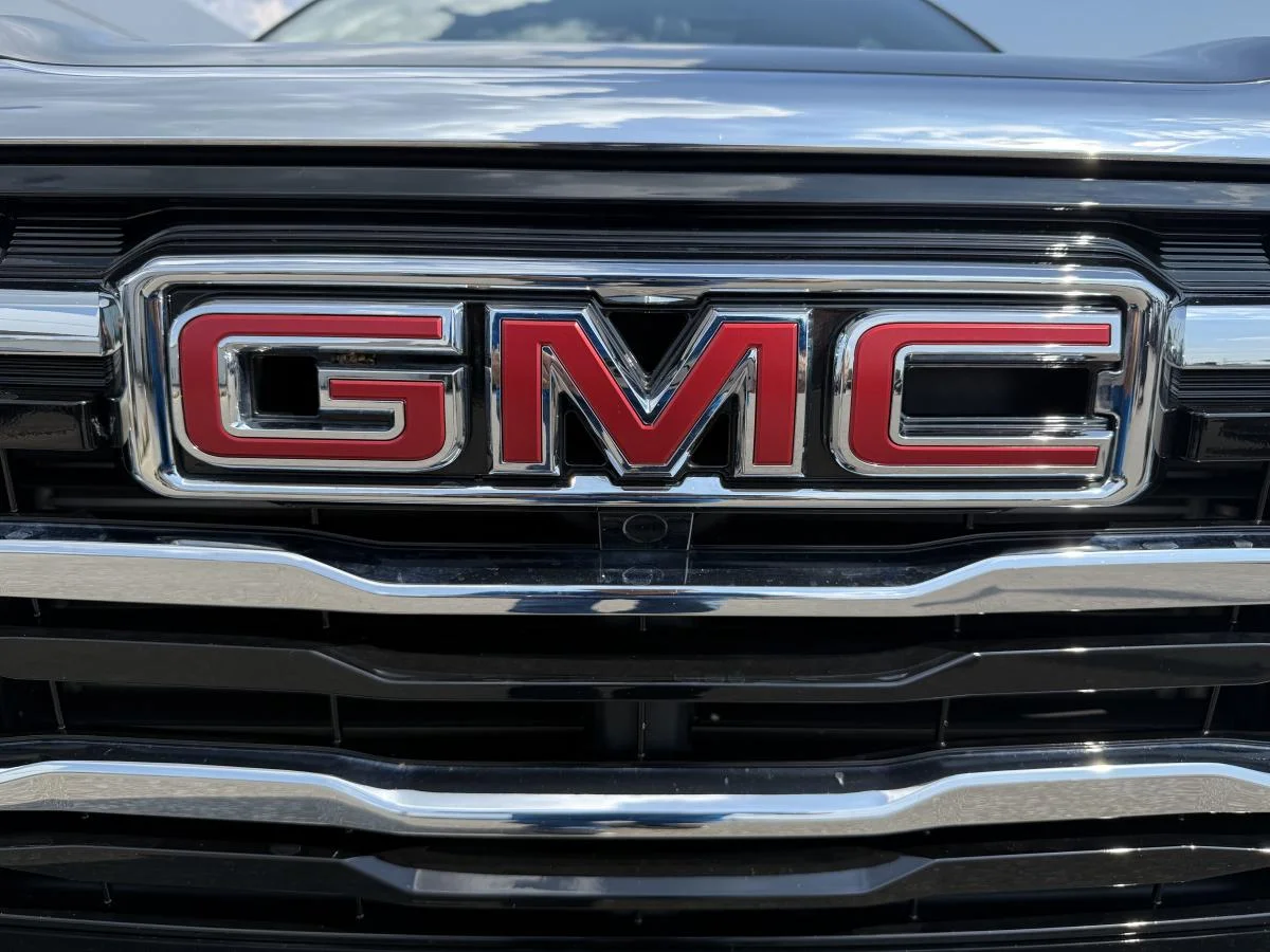 Certified Used 2025 Black GMC Awd Elevation image 11