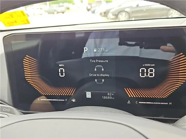 Used 2025 White KIA LXS (IVT) image 19