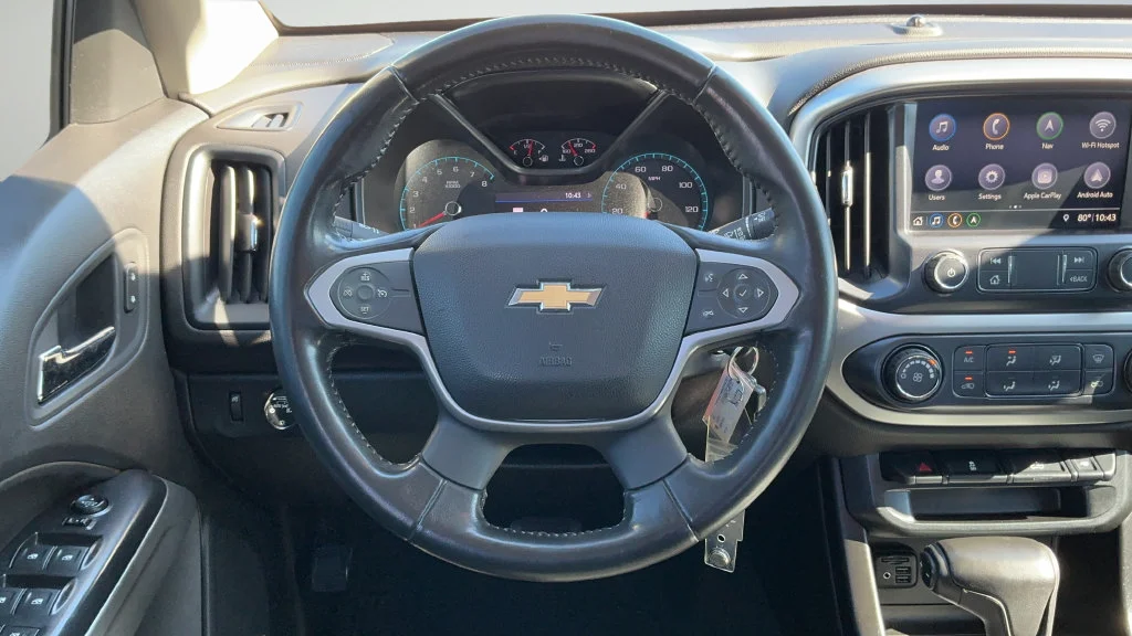 Used 2019 SHADOW GRAY METALLIC Chevrolet 2WD LT image 9