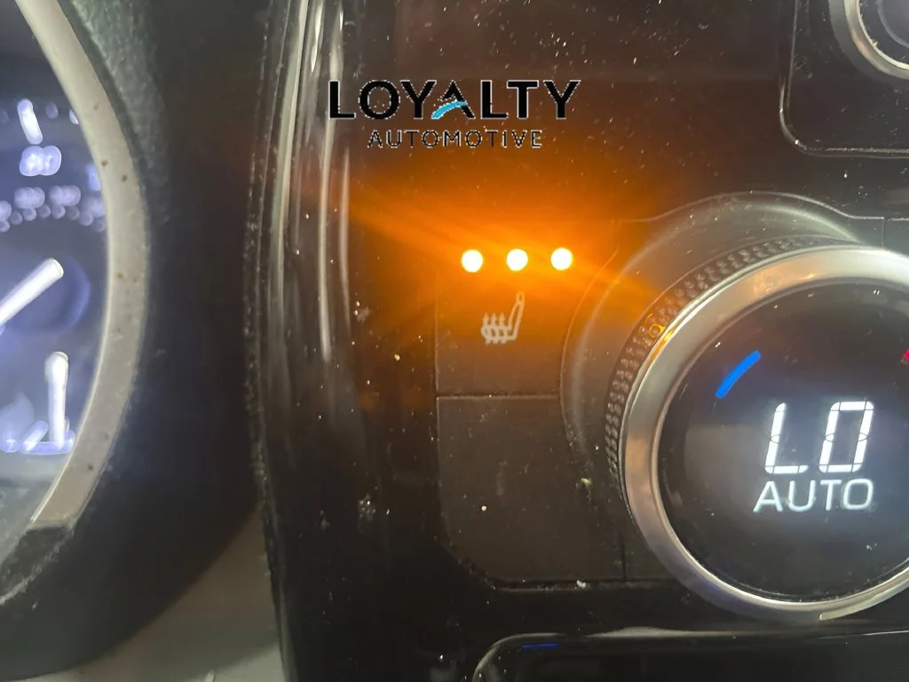 Used 2020 Silver Toyota XLE image 25
