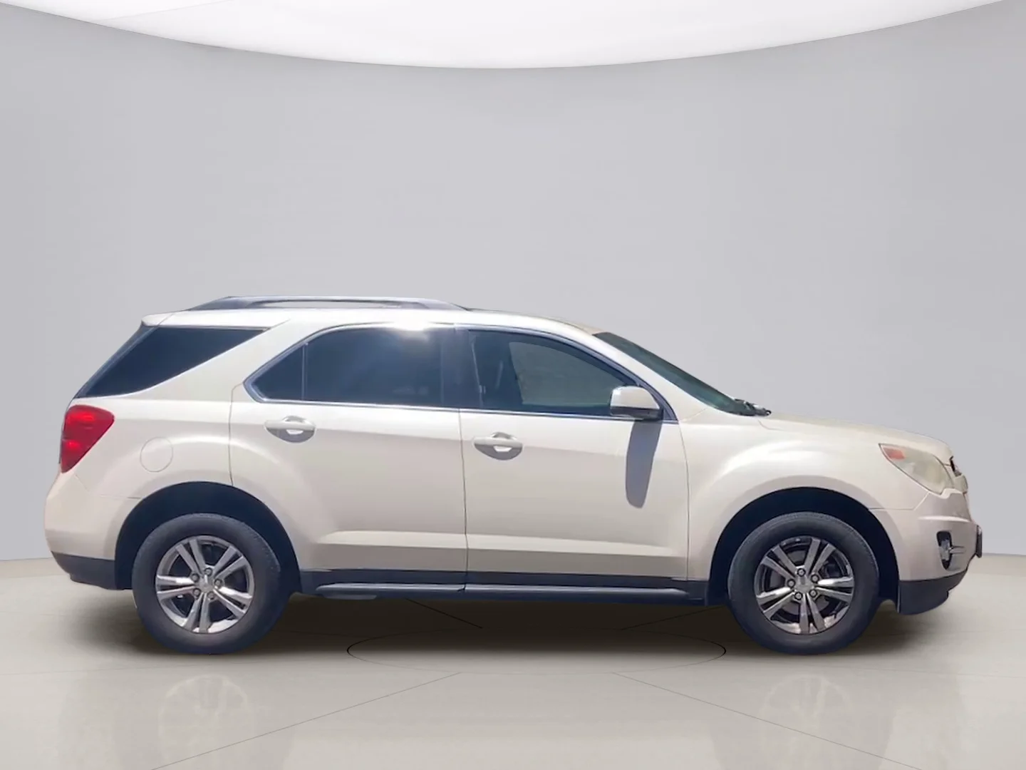 Used 2014 White Chevrolet 2LT AWD image 4
