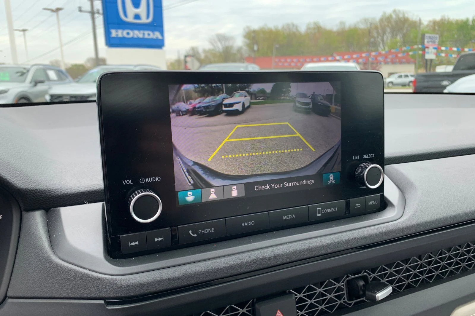 Used 2025 Gray Honda SE image 22