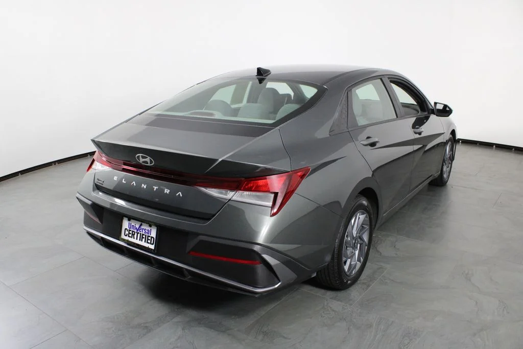 Used 2024 Gray Hyundai SEL image 4