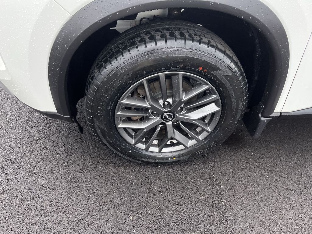 Used 2023 White Nissan S image 10