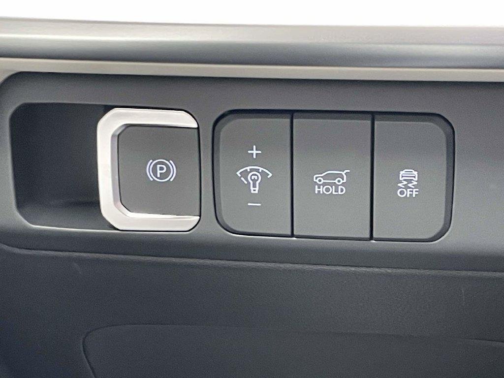 New 2027 White Hyundai SE FWD image 19