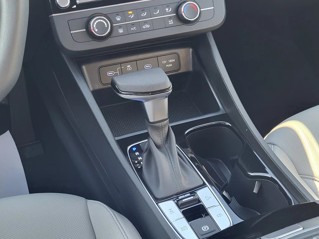 New 2027 Hampton Gray Hyundai SE image 17