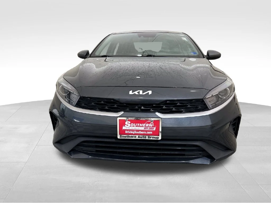 Used 2023 Gray Kia LXS image 9