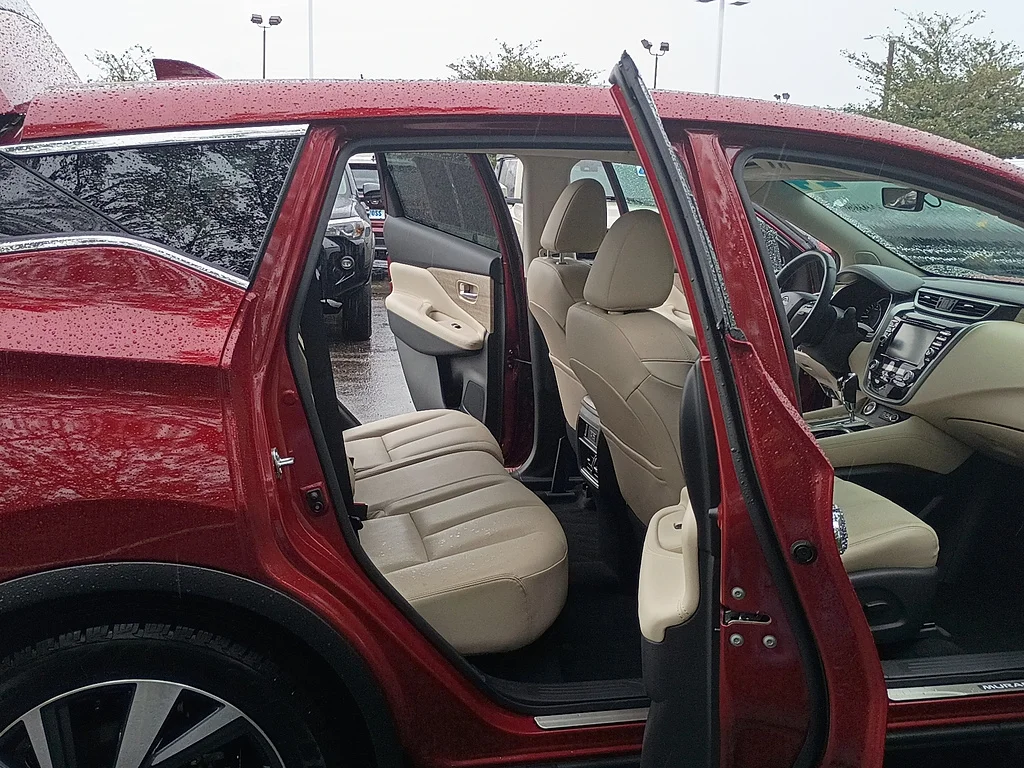 Used 2024 Scarlet Ember Tintcoat Nissan SL image 15