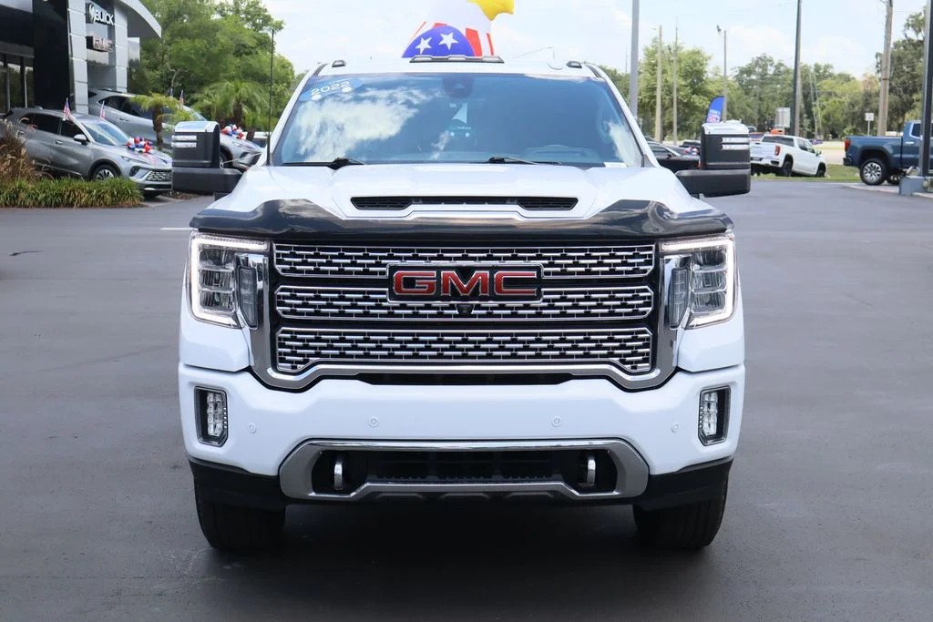 Used 2022 White GMC Denali image 4
