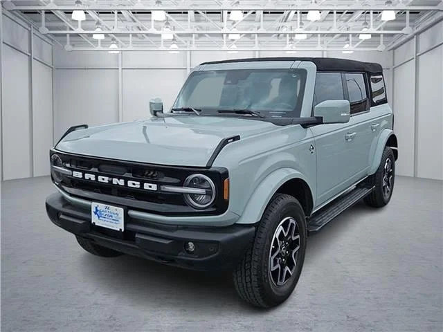 Used 2023 Carbonized Gray Metallic Ford Outer Banks 4x4 image 1