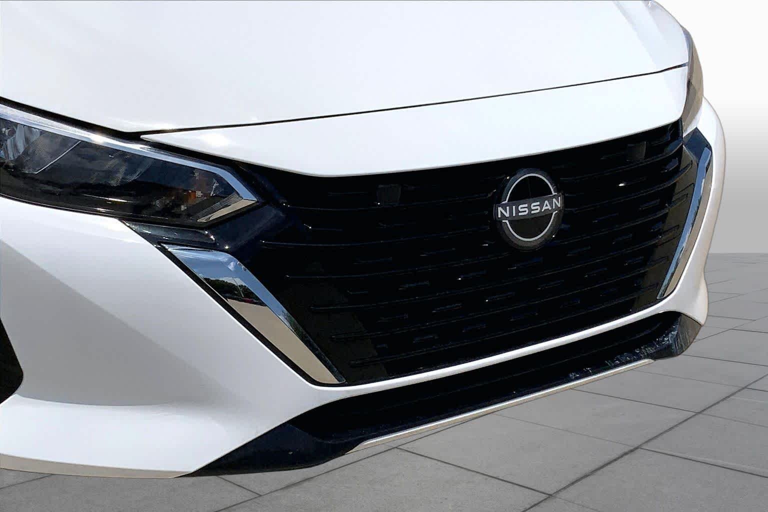 Used 2025 Fresh Powder Nissan SV image 29