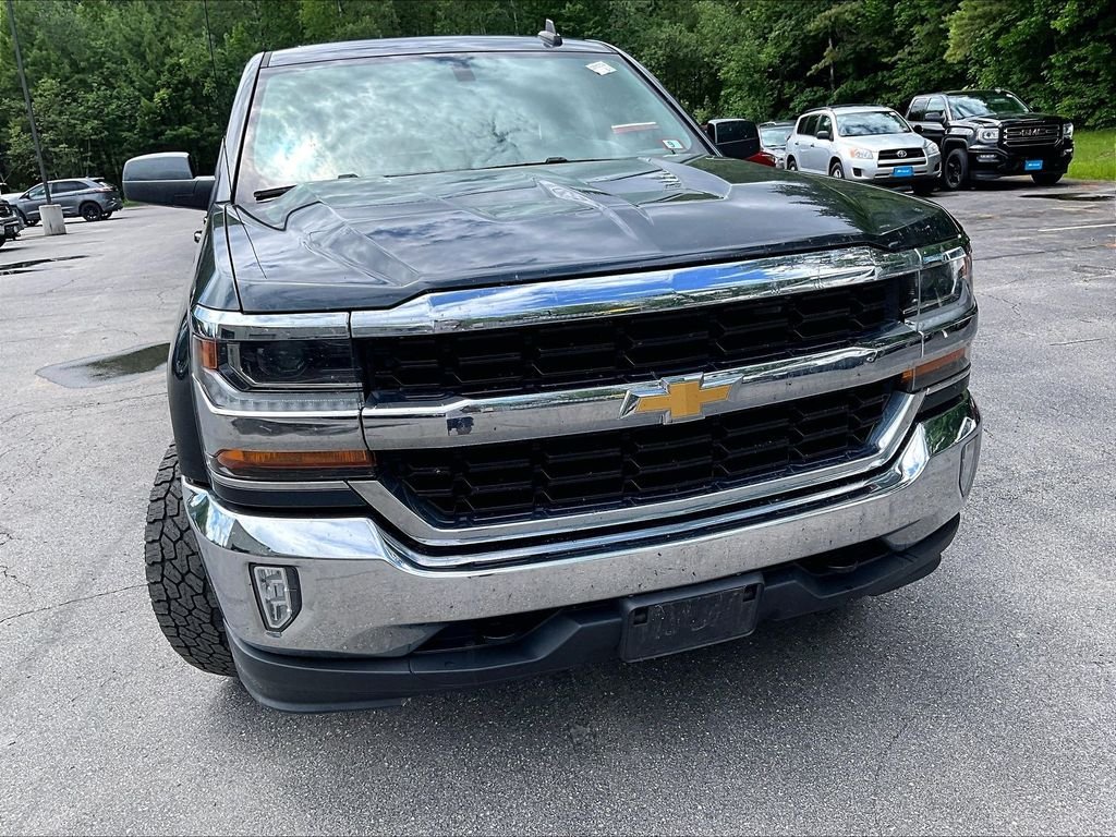 Used 2019 Graphite Metallic Chevrolet LT image 5