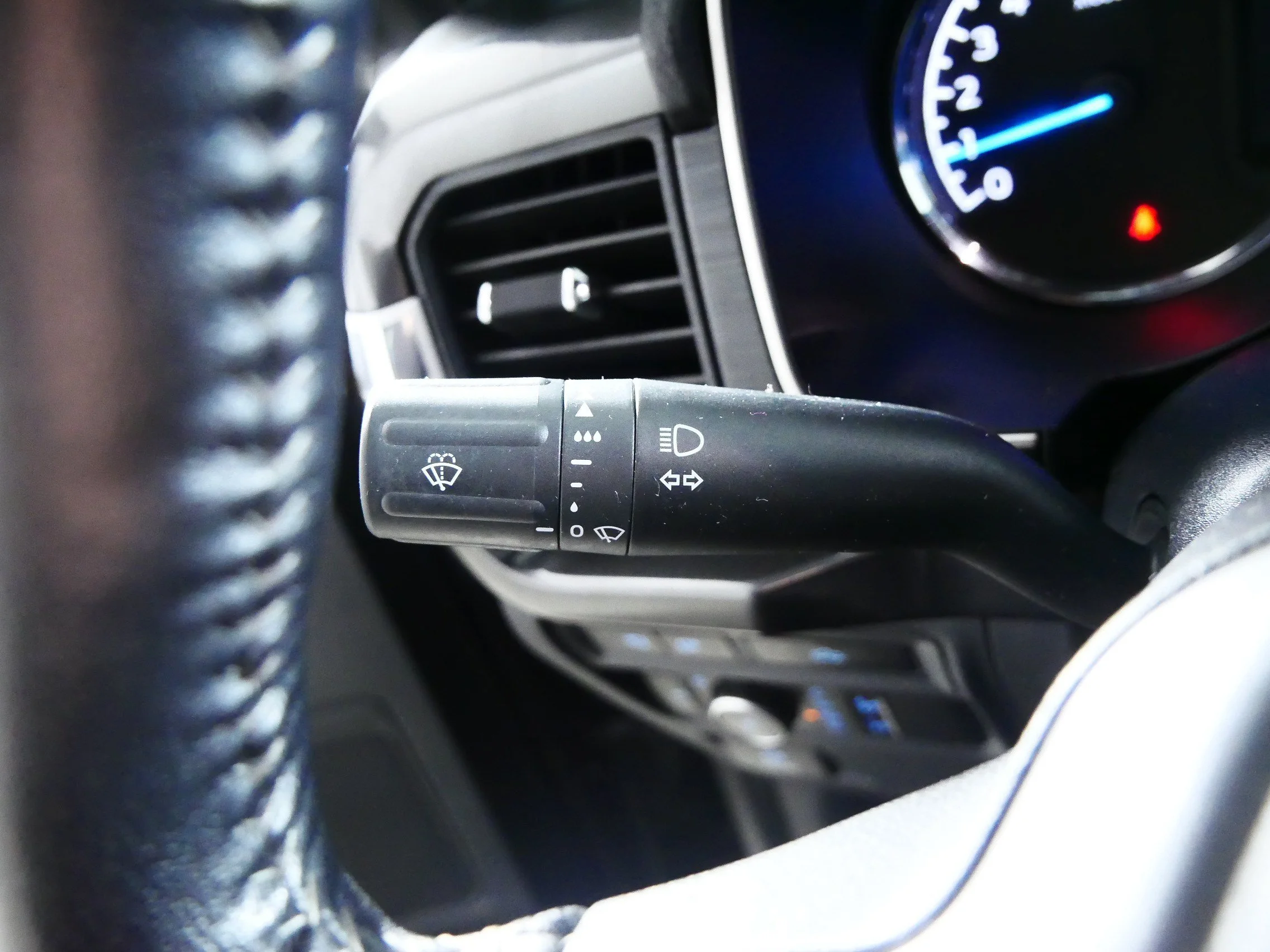 Used 2021 Agate Black Metallic Ford XLT image 32