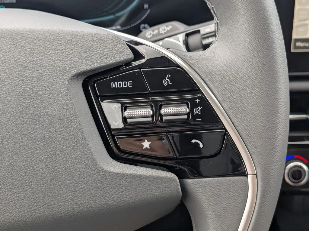 2025 Kia Niro EX - Photo 24