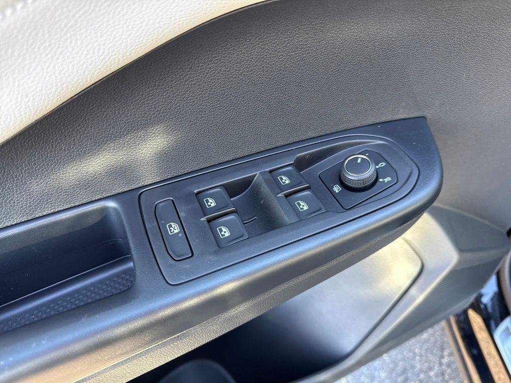 2026 Volkswagen Taos SEL - Photo 14