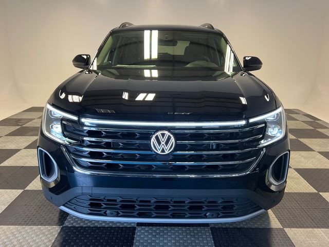 New 2026 Black Volkswagen 2.0T SE w/Technology image 2