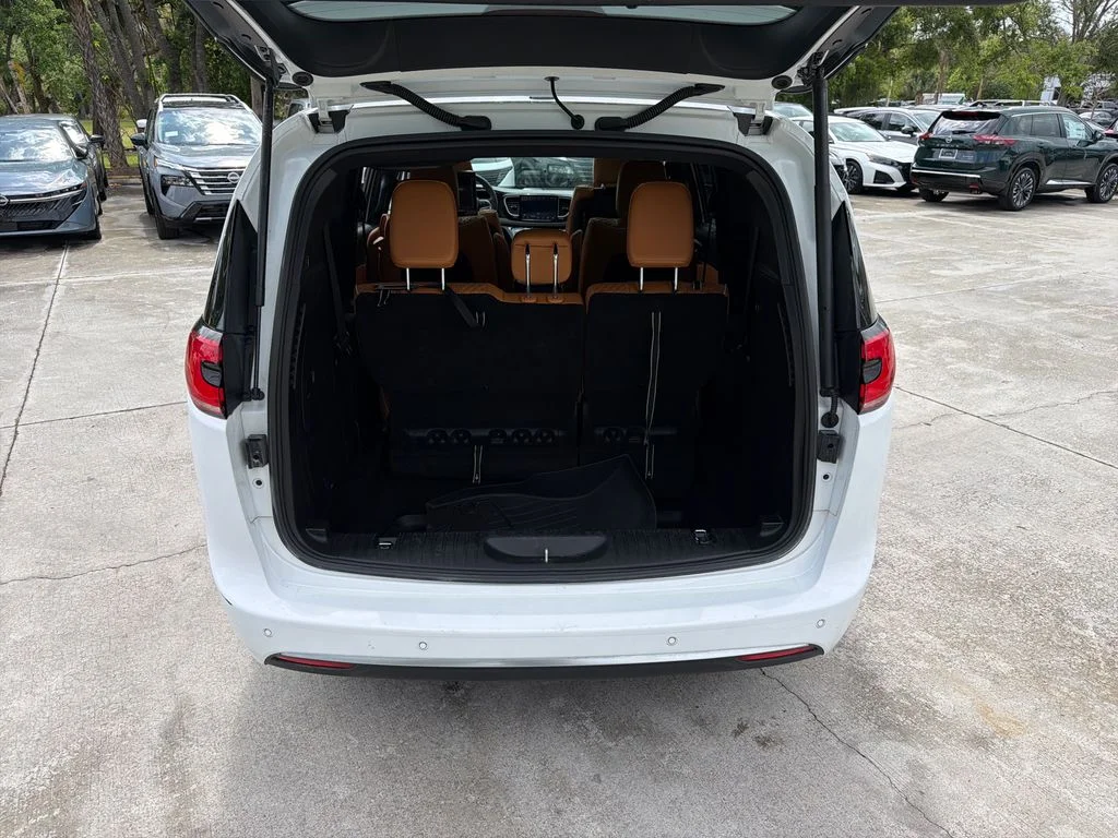 2023 Chrysler Pacifica Hybrid Pinnacle - Photo 36