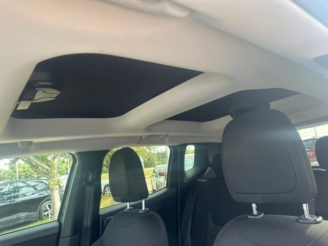 Used 2017 Gray Jeep Latitude image 10