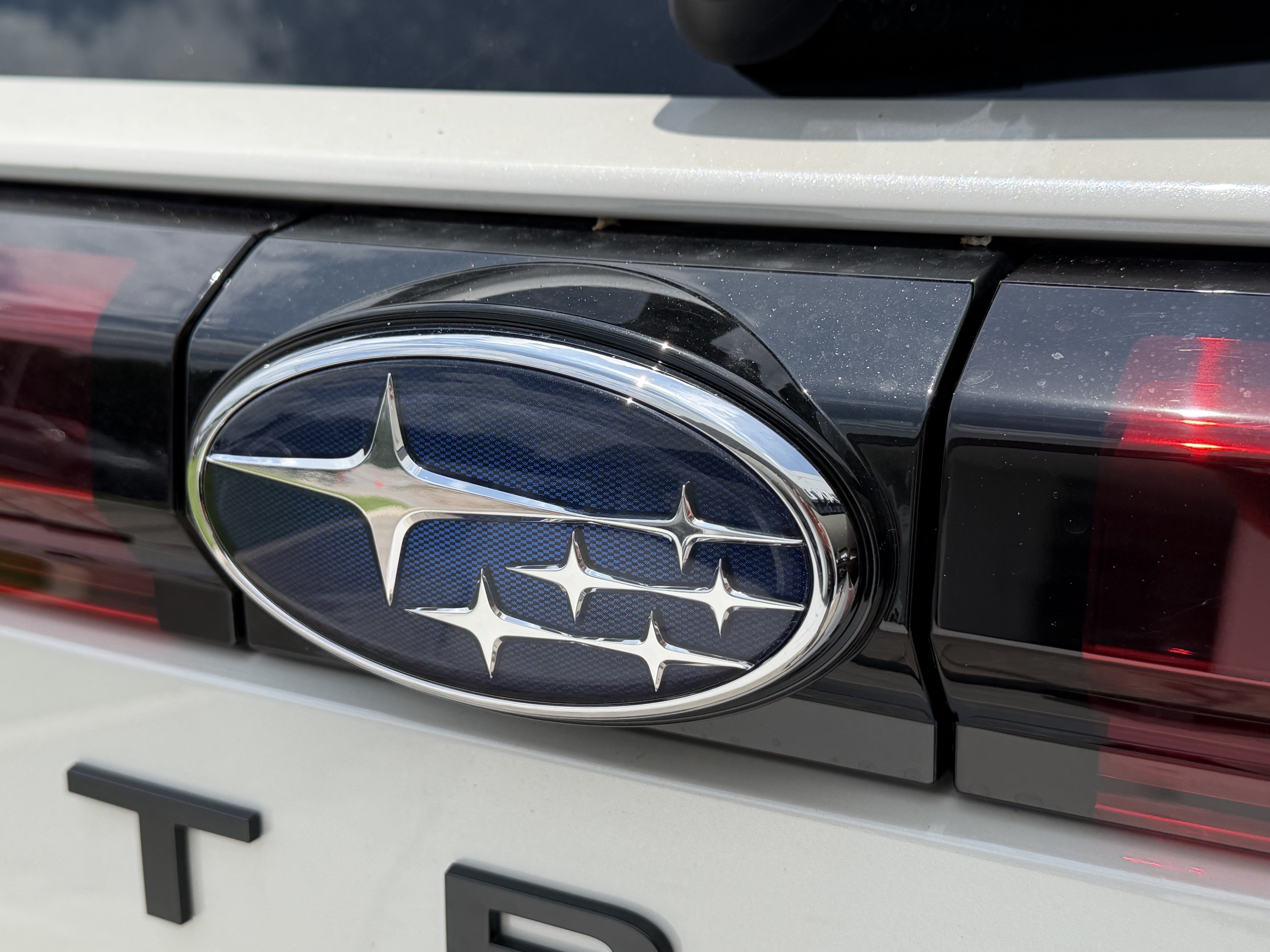 New 2026 CRYSTAL WHITE PEARL Subaru Premium image 12