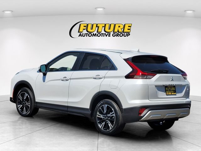 Used 2025 White Mitsubishi SE image 7