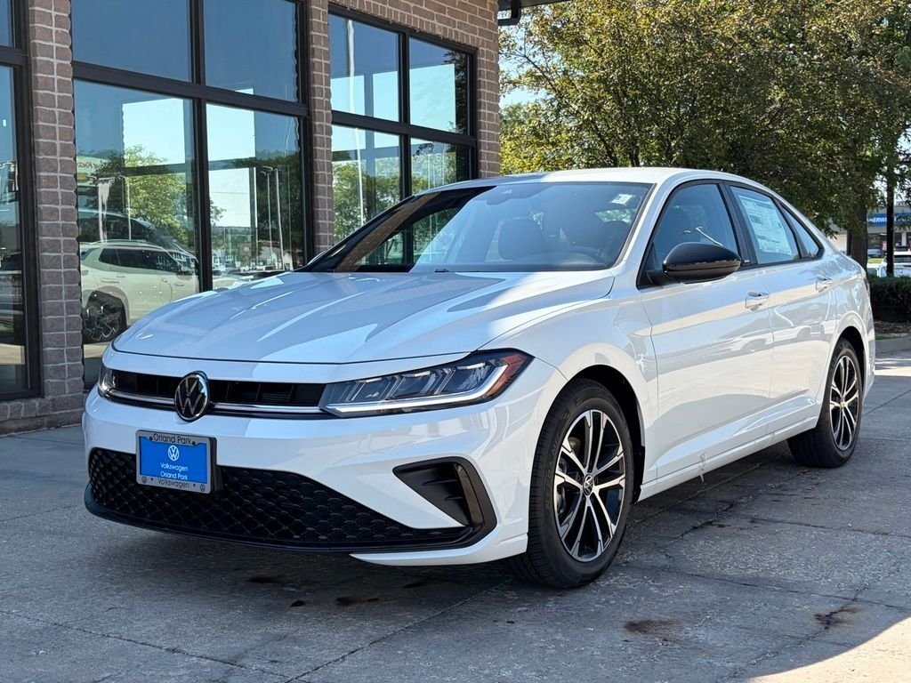 New 2026 Pure White Volkswagen 1.5T Sport  image 2