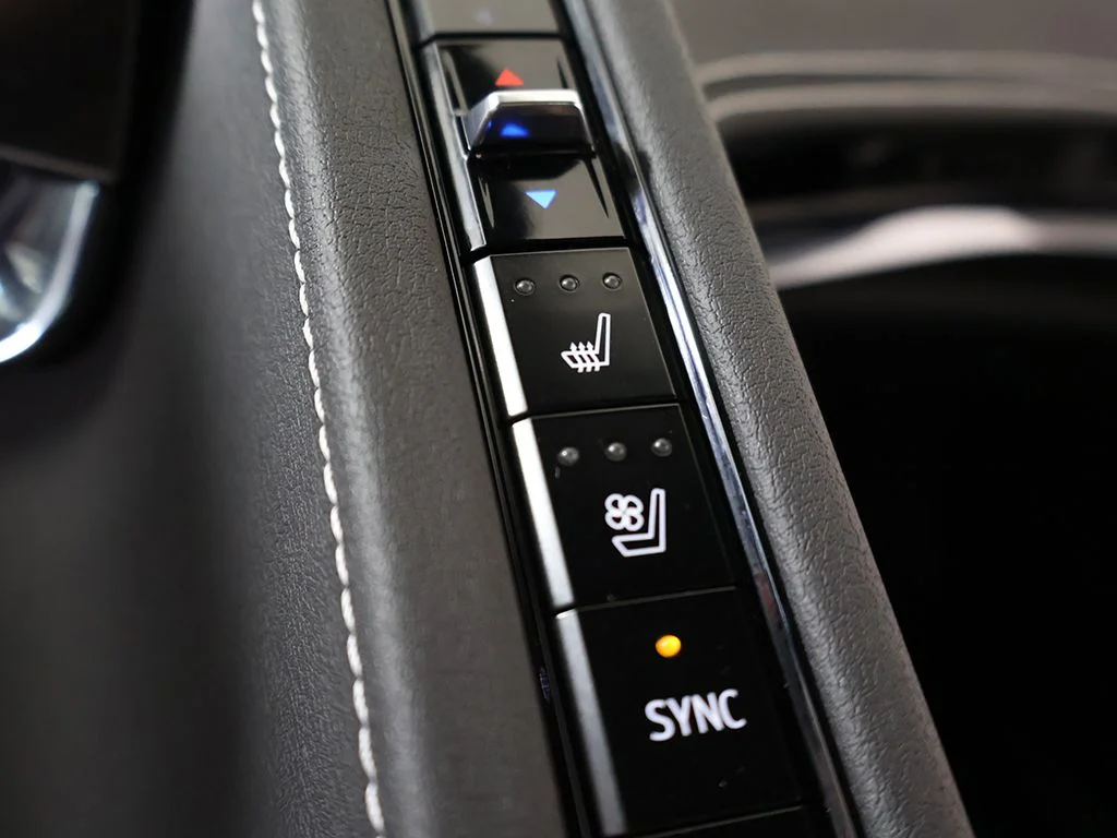Used 2025 Orange Chevrolet Stingray image 54