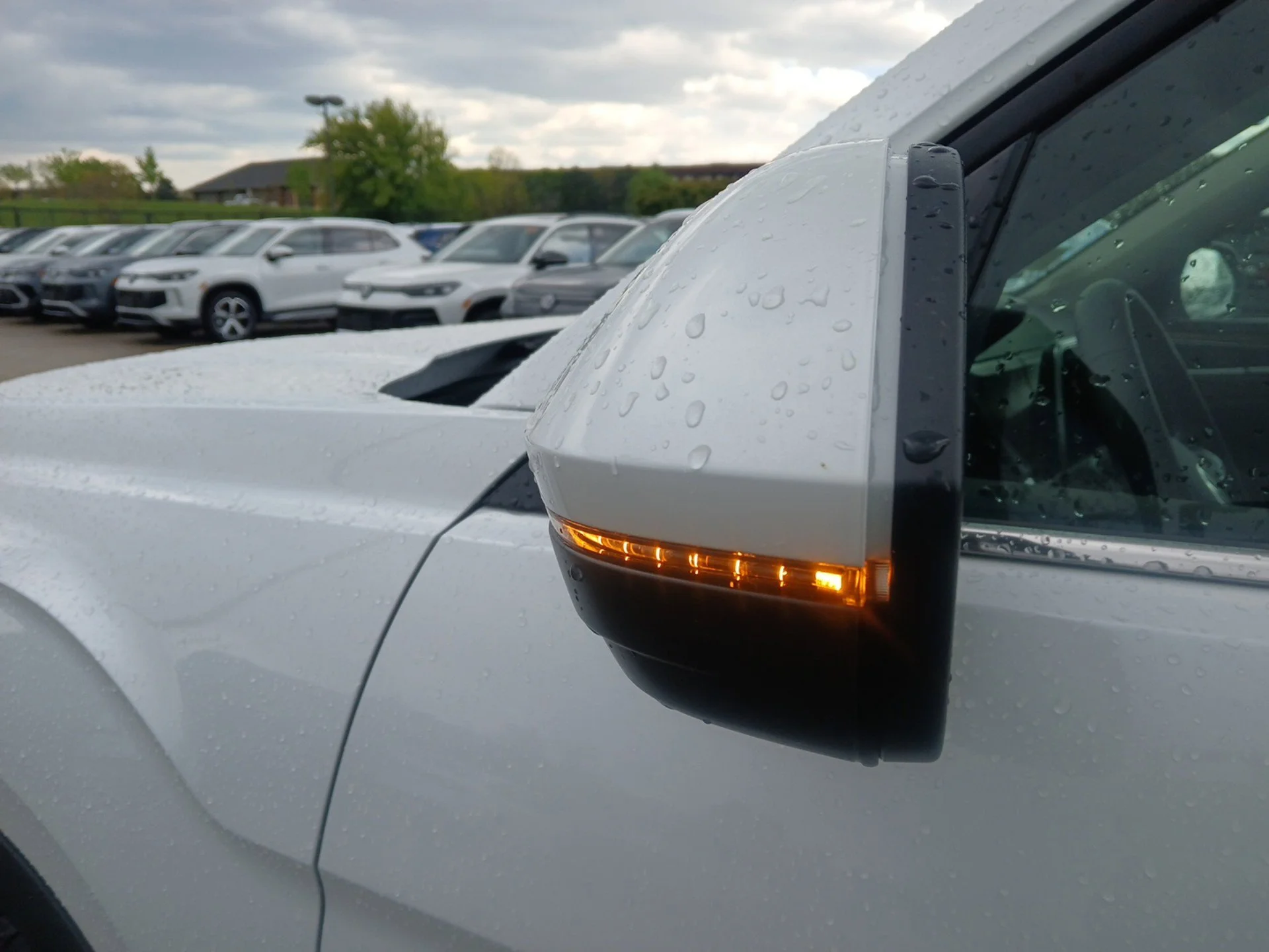 New 2026 Opal White Pearl Volkswagen 2.0T SE image 27