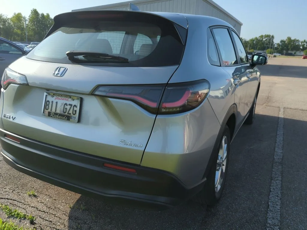 Certified Used 2024 Lunar Silver Metallic Honda LX image 3