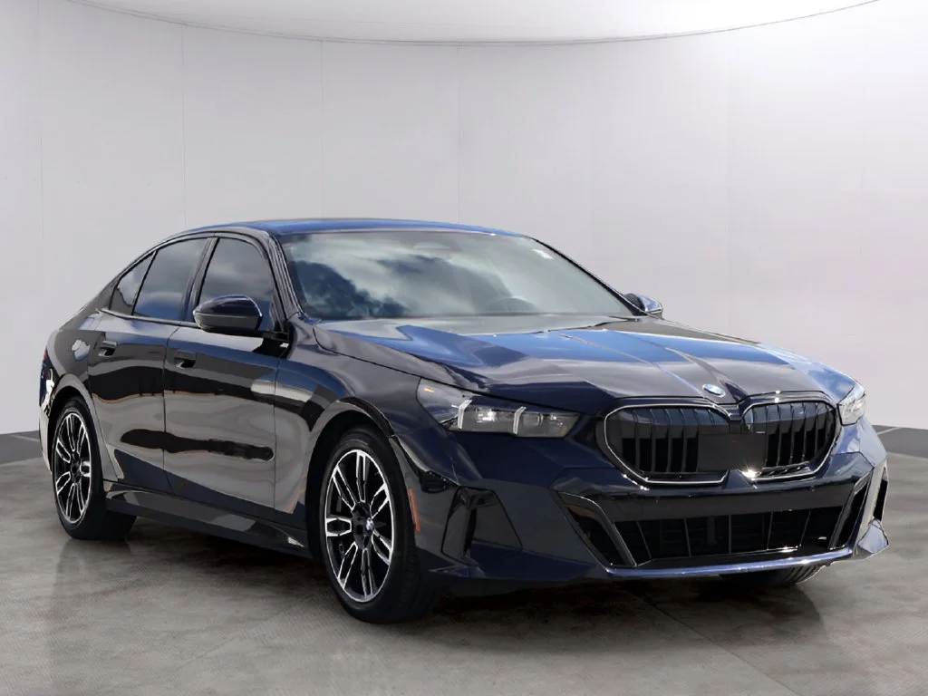 Used 2024 Carbon Black Metallic BMW 530i xDrive image 3