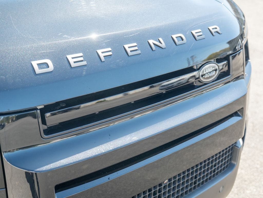 New 2026 Black Land Rover X-Dynamic SE image 15
