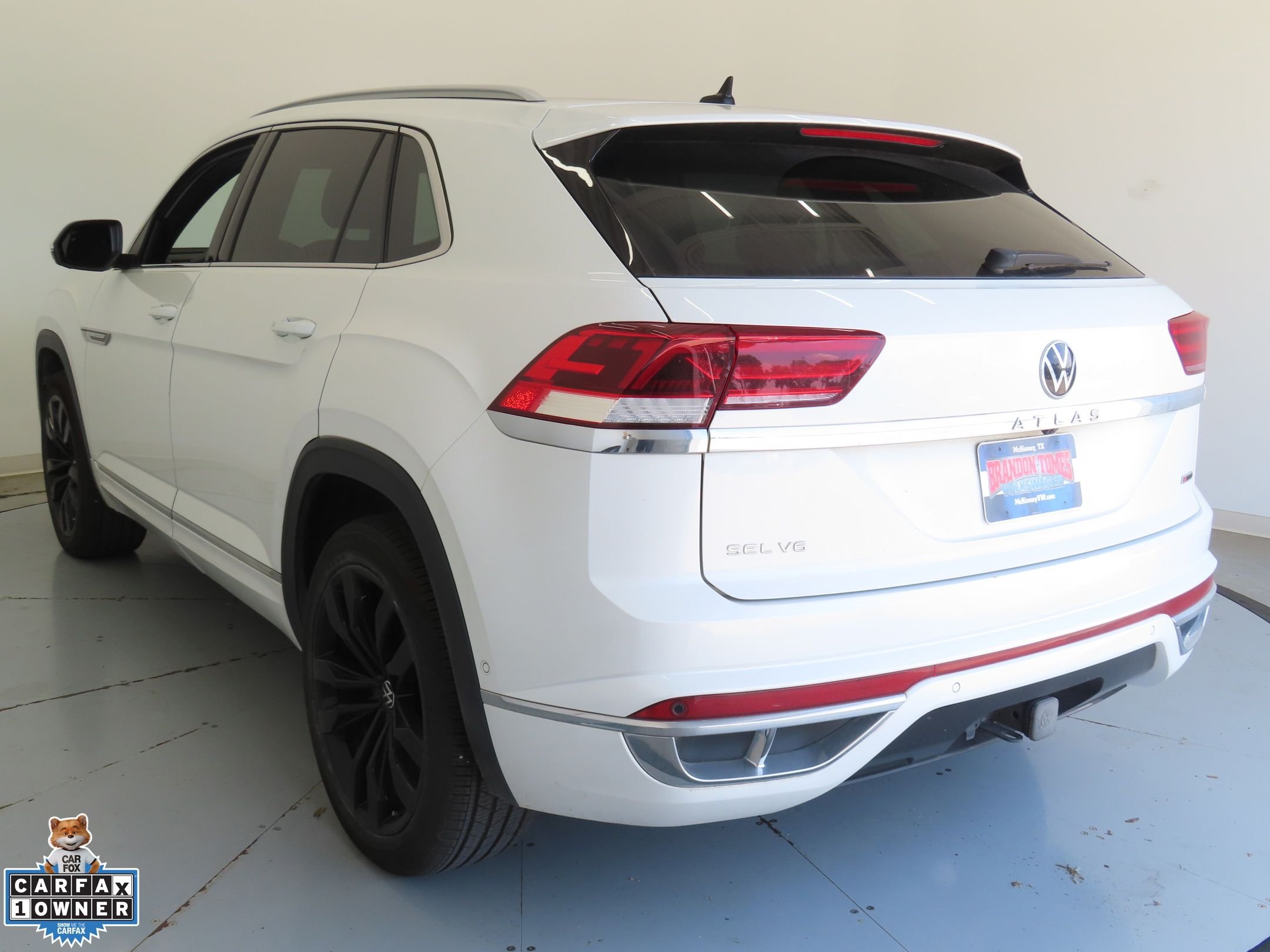 Used 2022 White Volkswagen 3.6L V6 SEL Premium R-Line image 6
