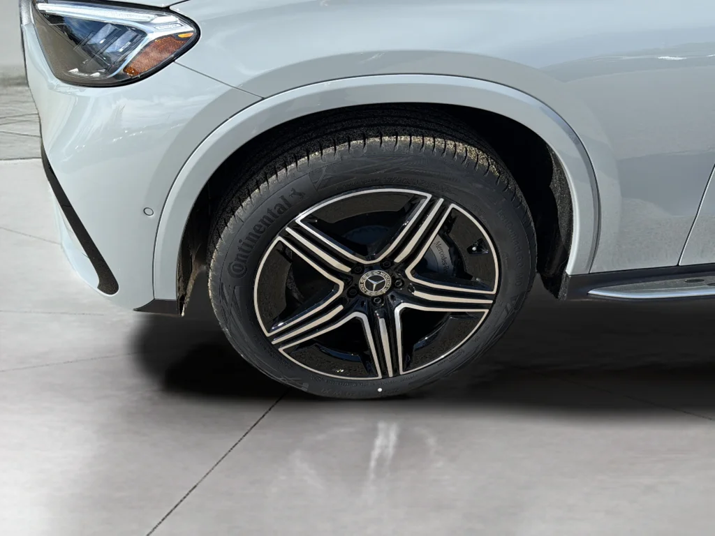 Certified Used 2026 Gray Mercedes-Benz GLC 300 image 23
