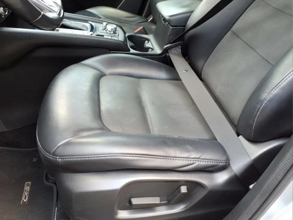 Used 2018 Silver Mazda Touring image 18
