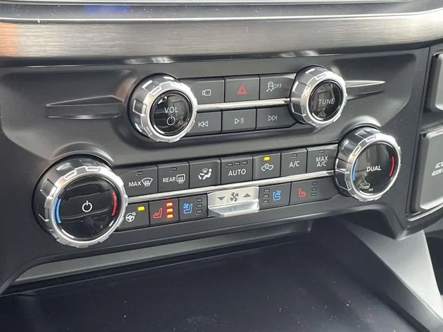 New 2026 Agate Black Metallic Ford F-350® Lariat® image 28