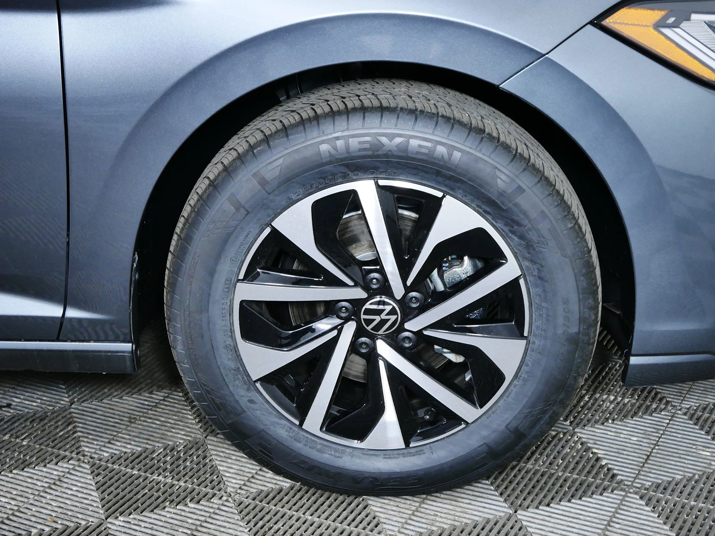 New 2026 Platinum Gray Metallic Volkswagen S image 9