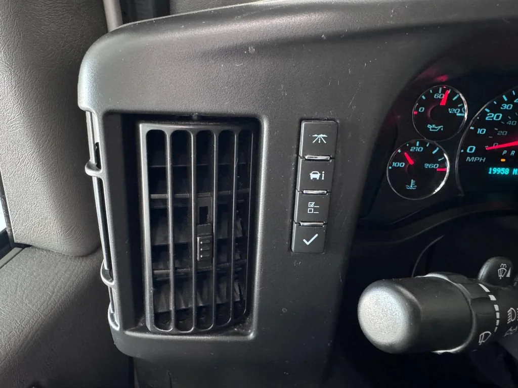 2024 Chevrolet Express Cargo Work Van - Photo 19