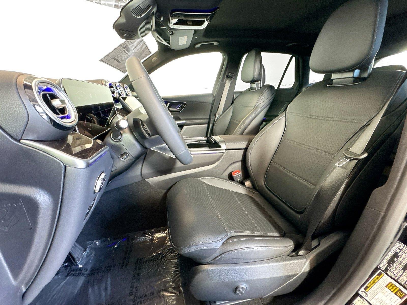 New 2026 Black Mercedes-Benz GLC 300 image 18
