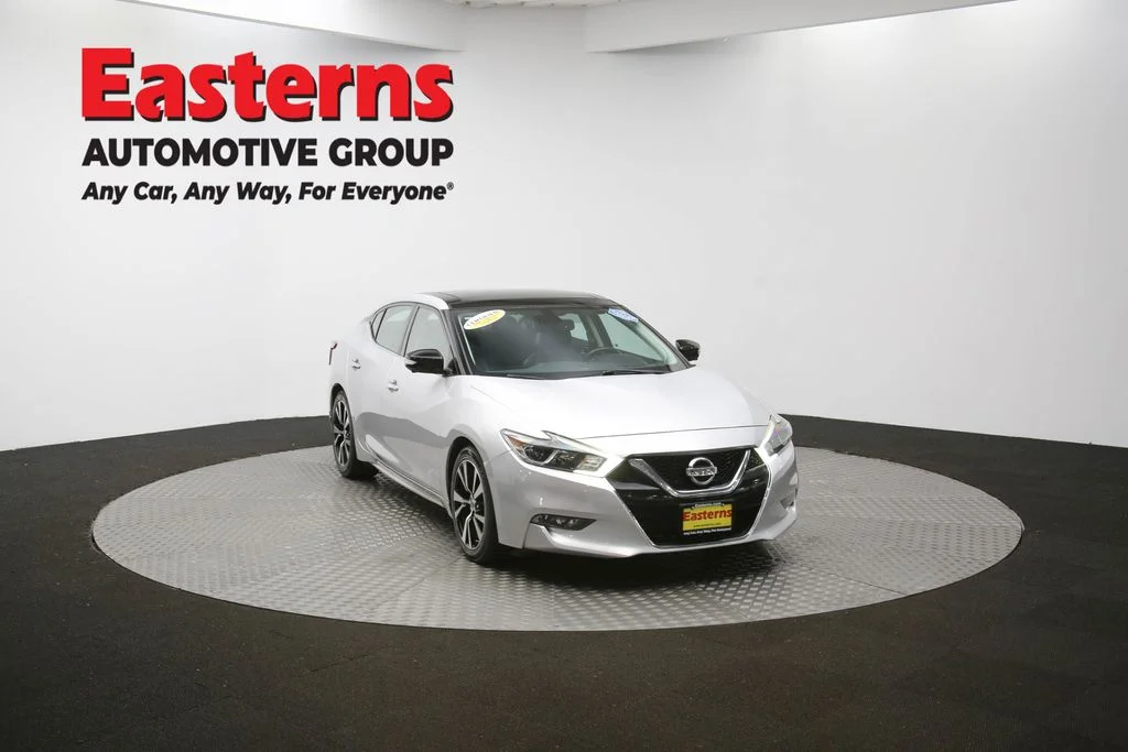 Used 2018 Silver Nissan Platinum image 54