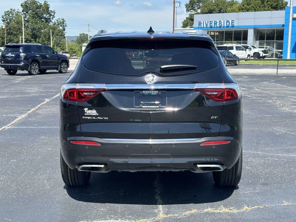 Used 2023 Includes Spectra Gray lower exterior accent color.) Buick Essence image 8