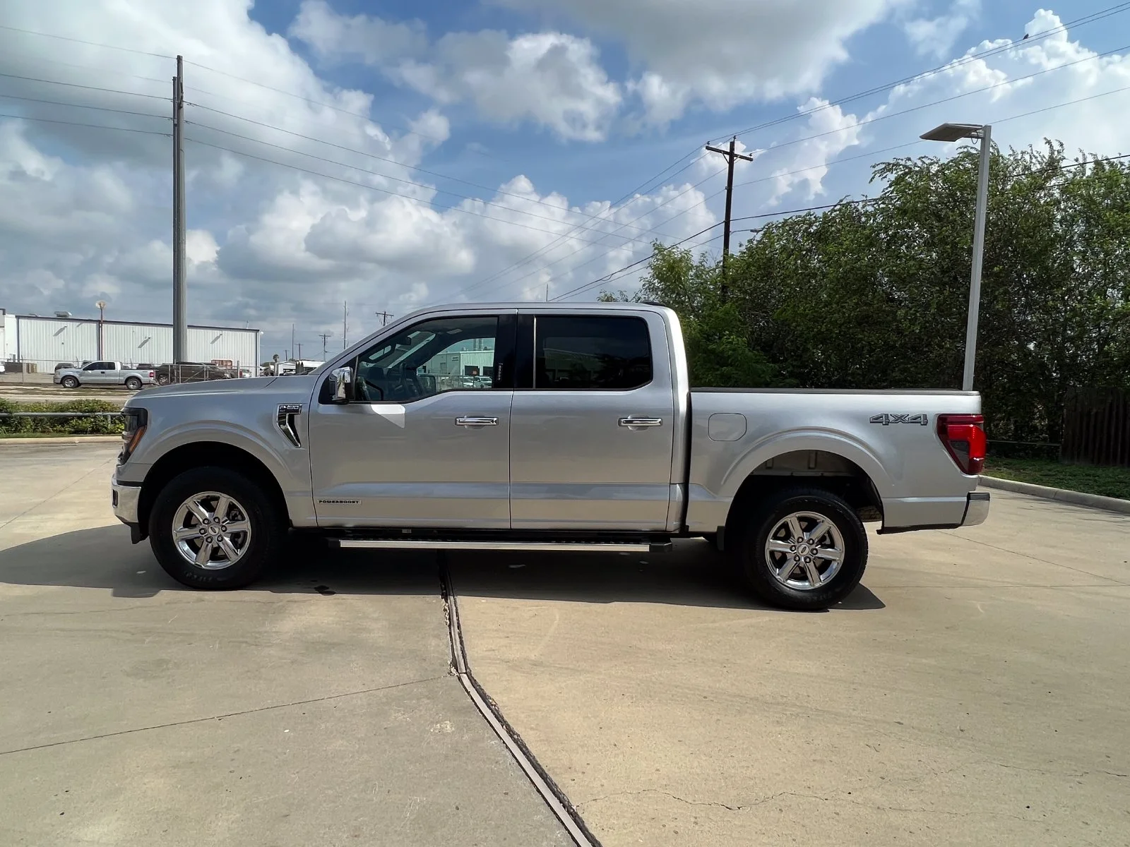 Used 2024 Silver Ford XLT image 2