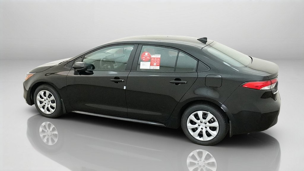 New 2027 Inked Toyota LE image 15