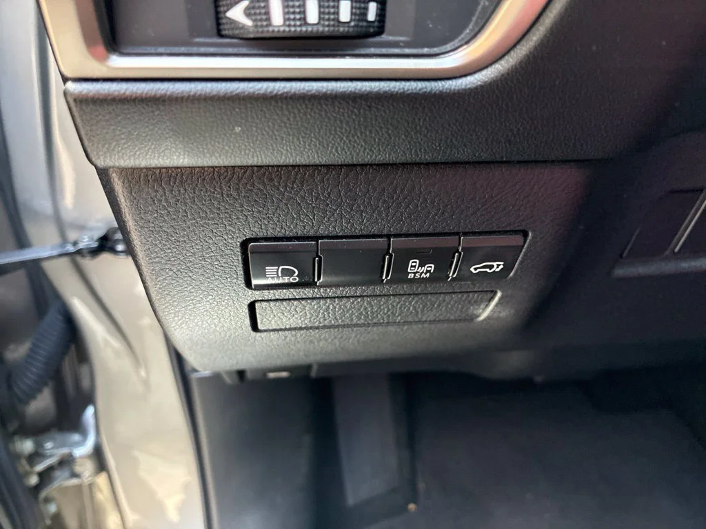 Used 2019 Silver Lexus 300 Base image 18