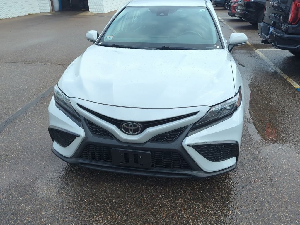 Used 2023 Ice Toyota SE image 2