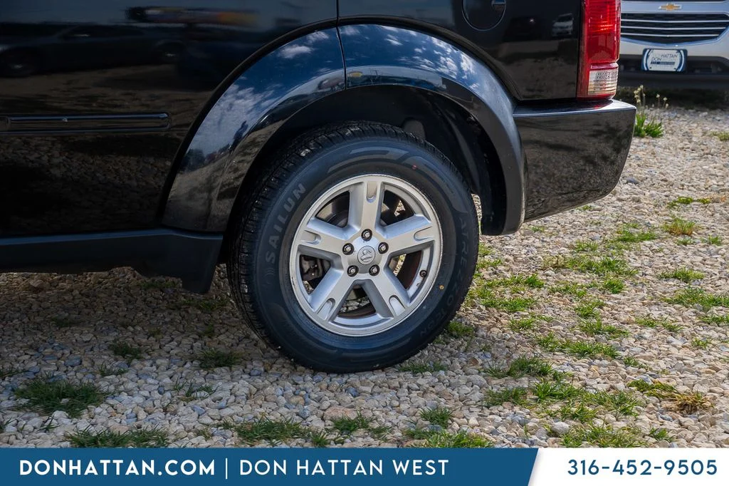 Used 2007 Black Dodge SXT image 28