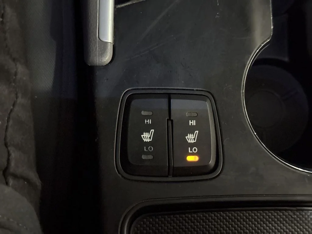 Used 2014 Phantom Black Metallic Hyundai GLS image 29