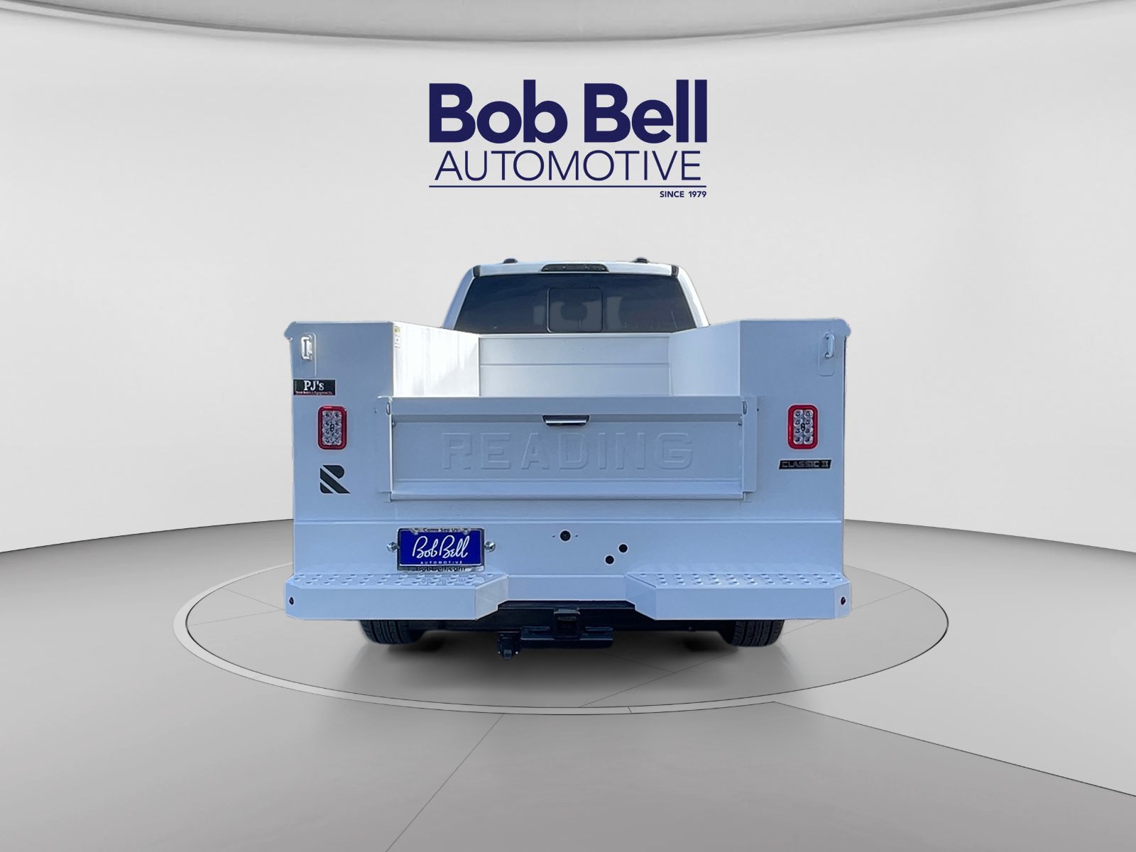 New 2026 Oxford White Ford F-350® XL image 4