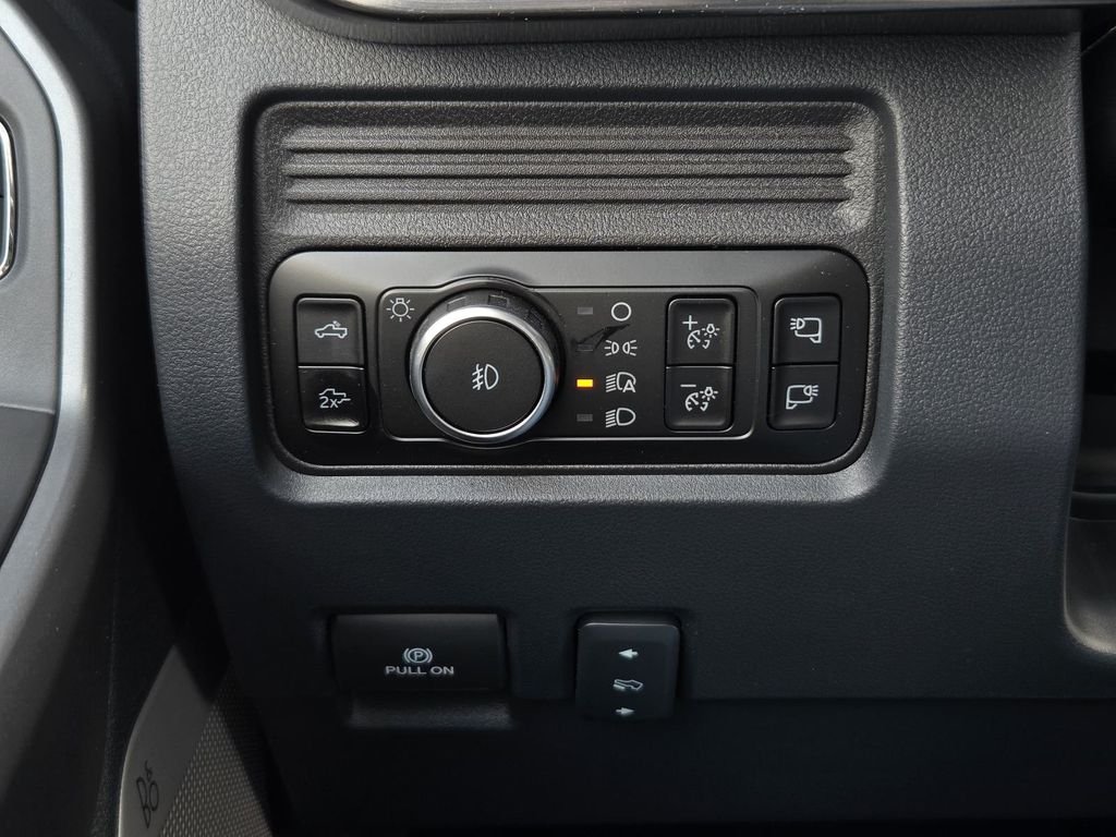 New 2026 Carbonized Gray Metallic Ford F-250® Lariat® image 17